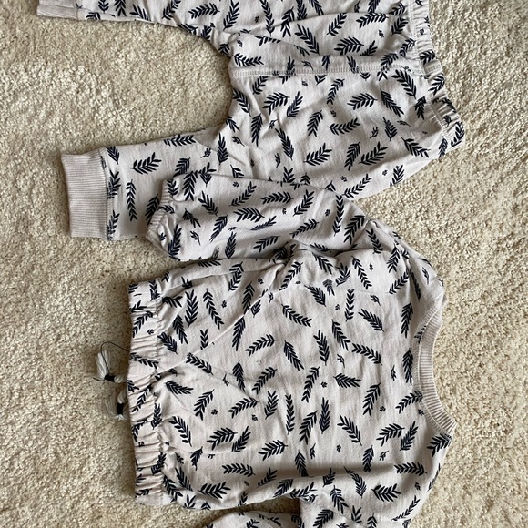 Jessica Simpson 18 month outfit. - Picture 2 of 3